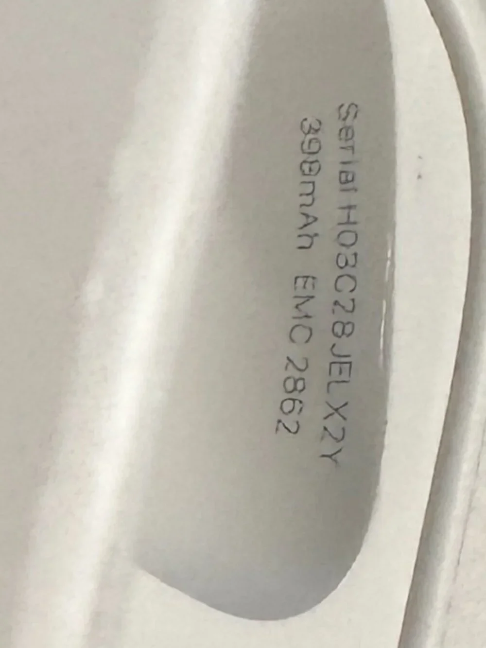 Apple AirPods 2nd Generation with Charging Case